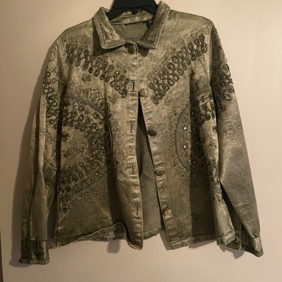 NWOT Beautifully embroidered green jacket with sequins - Picture 3 of 13